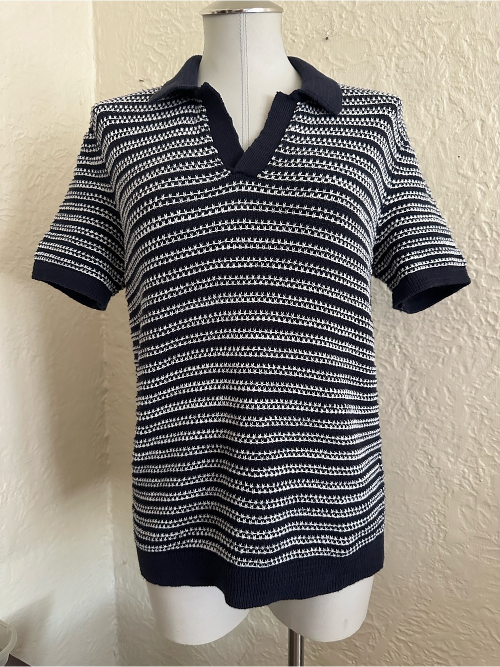 Abercrombie and Fitch Textural Stripe Johnny Collar Sweater Polo Dark Blue White - Picture 2 of 8